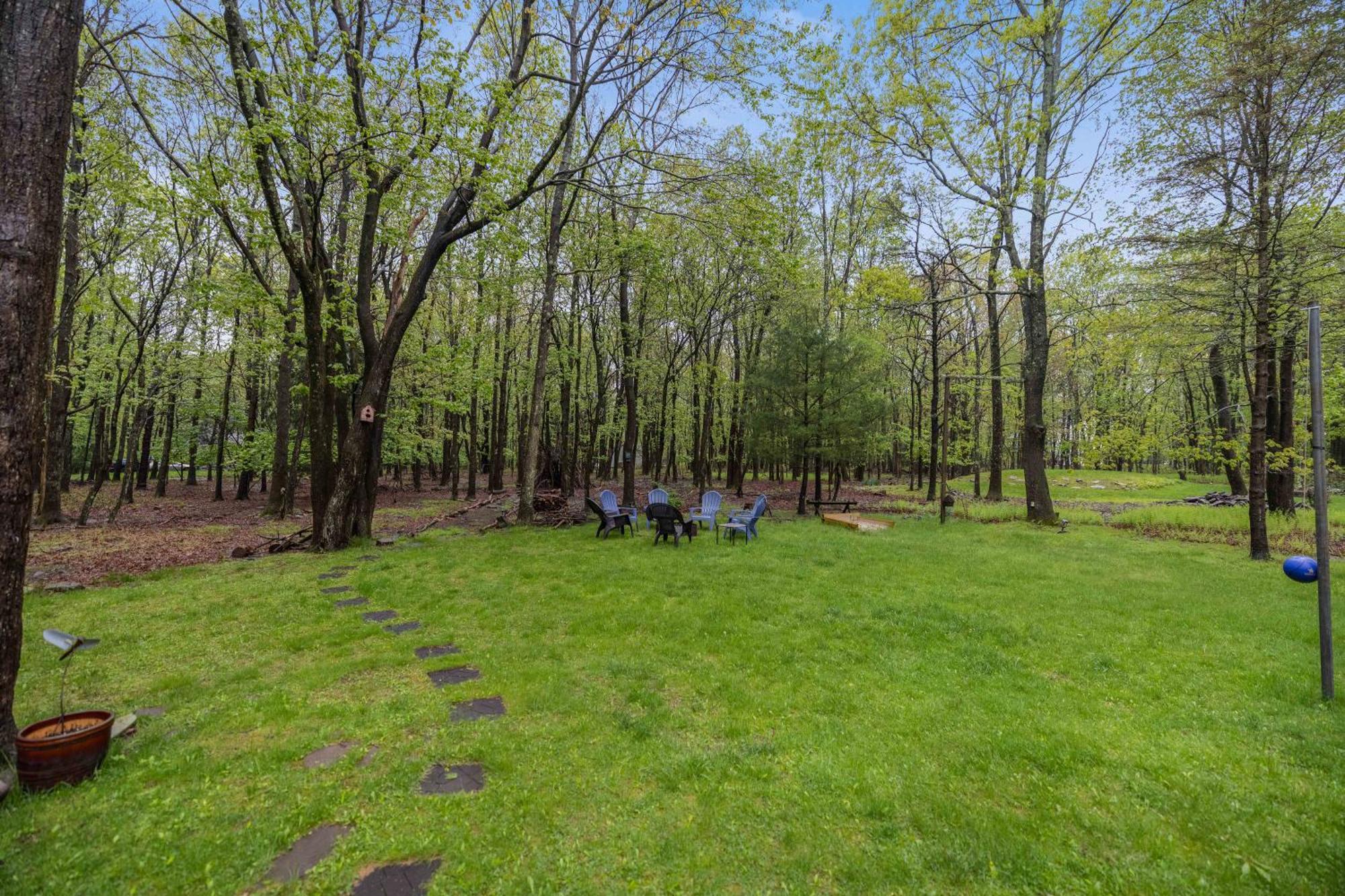 Serenity And Fun All In One In This Cozy Pocono Cabin Jim Thorpe Εξωτερικό φωτογραφία