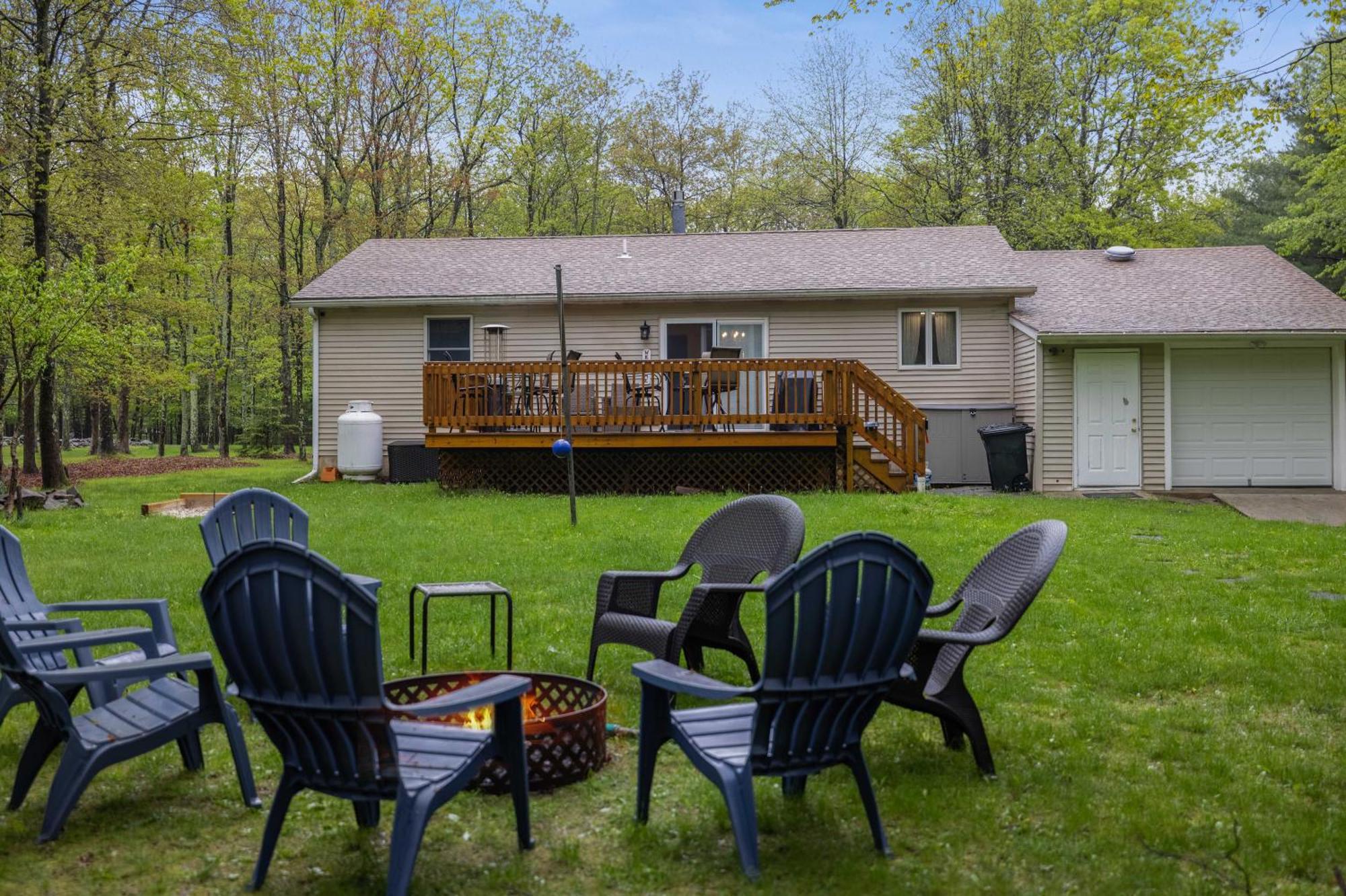 Serenity And Fun All In One In This Cozy Pocono Cabin Jim Thorpe Εξωτερικό φωτογραφία